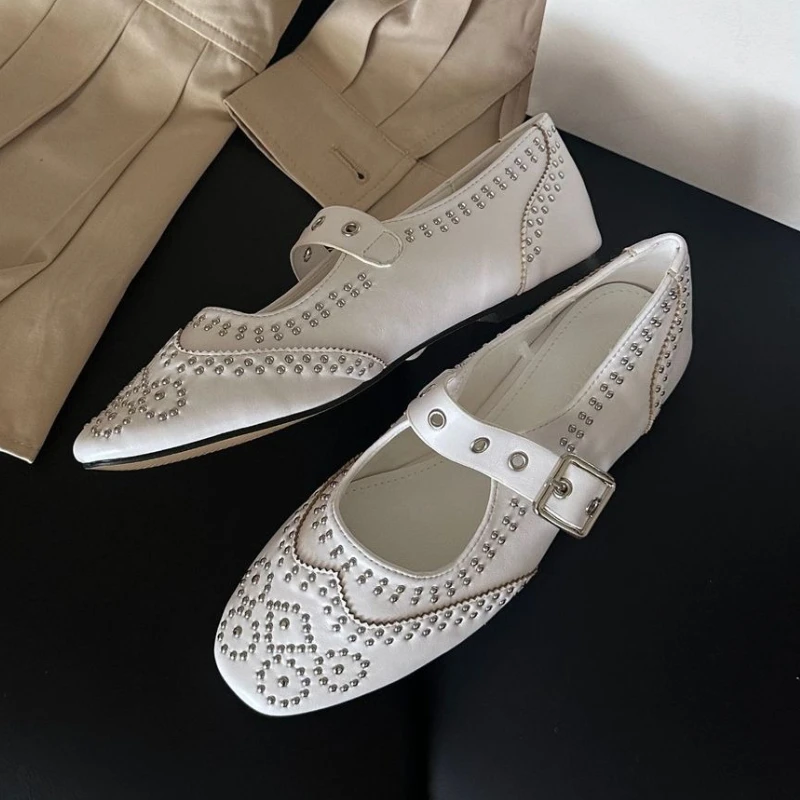 Retro Rivet Buckle Design Flat - Mary Jane Shoes 评论和价格