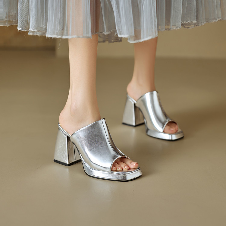 In The Summer of 2026, The New - Square Toe Mule 评论和价格