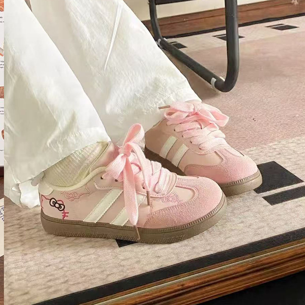 Hello Kitty Women's Casual Out - Women Shoes Sneakers 评论和价格